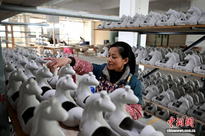 “世界陶瓷之都”德化生肖瓷热销海内外AG真人游戏第一品牌创意