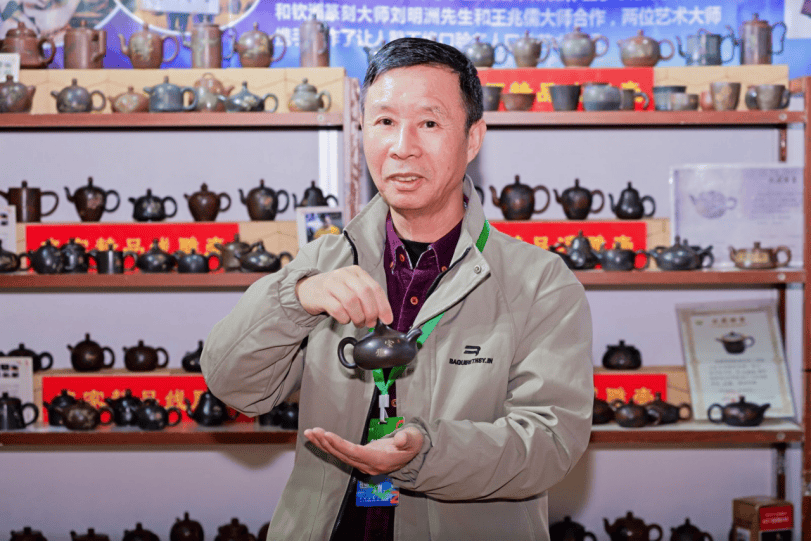 幕：以茶为媒香溢甬城共筑茶业发展新平台AG真人网站2025宁波茶博会盛大启(图4)